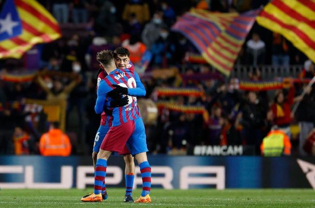 被男人狂揉吃奶胸60分钟