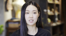只穿内衣内裤的美女