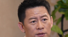 嫩模被强到高潮呻吟不断故事