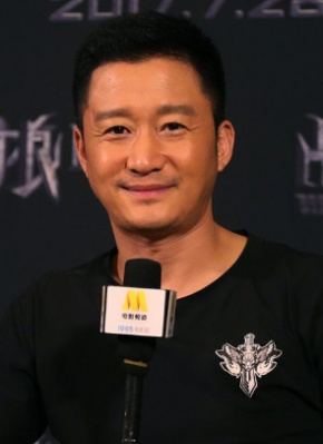 往我脸上吐口水